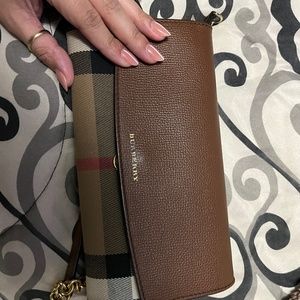 BURBERRY BROWN HENLEY HOUSE CHECK LEATHER CLUTCH CROSSBODY BAG